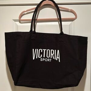 NWOT VICTORIA SPORT Bag